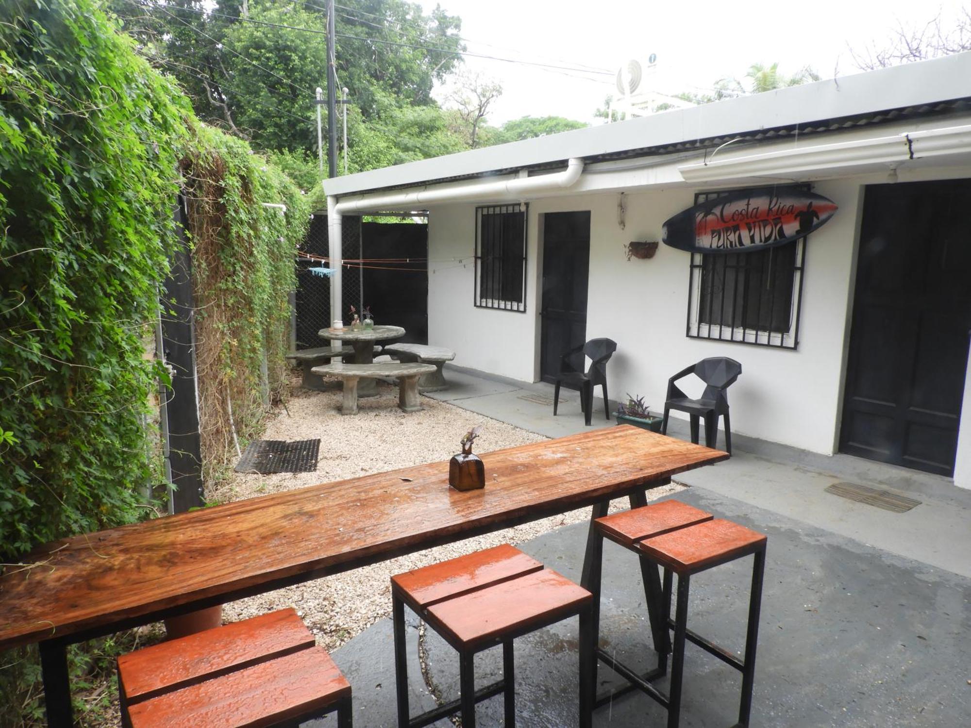 The Backside House Hostel Tamarindo Exterior photo